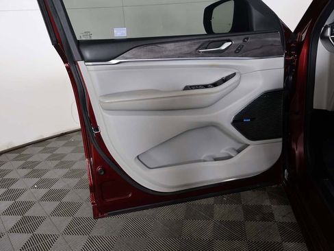 Used 2022 Jeep Grand Cherokee L Overland w/ Advanced Protech Group III image 31