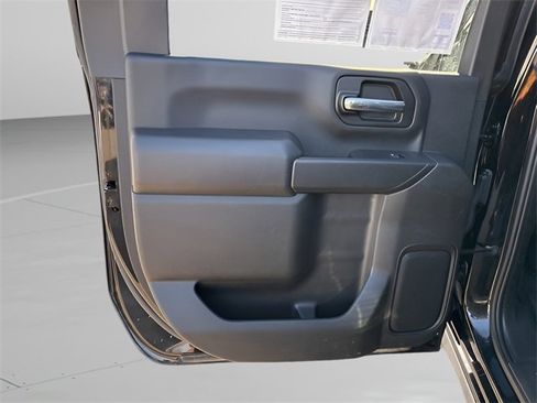 Used 2021 Chevrolet Silverado 2500 Custom w/ Custom Convenience Package image 16