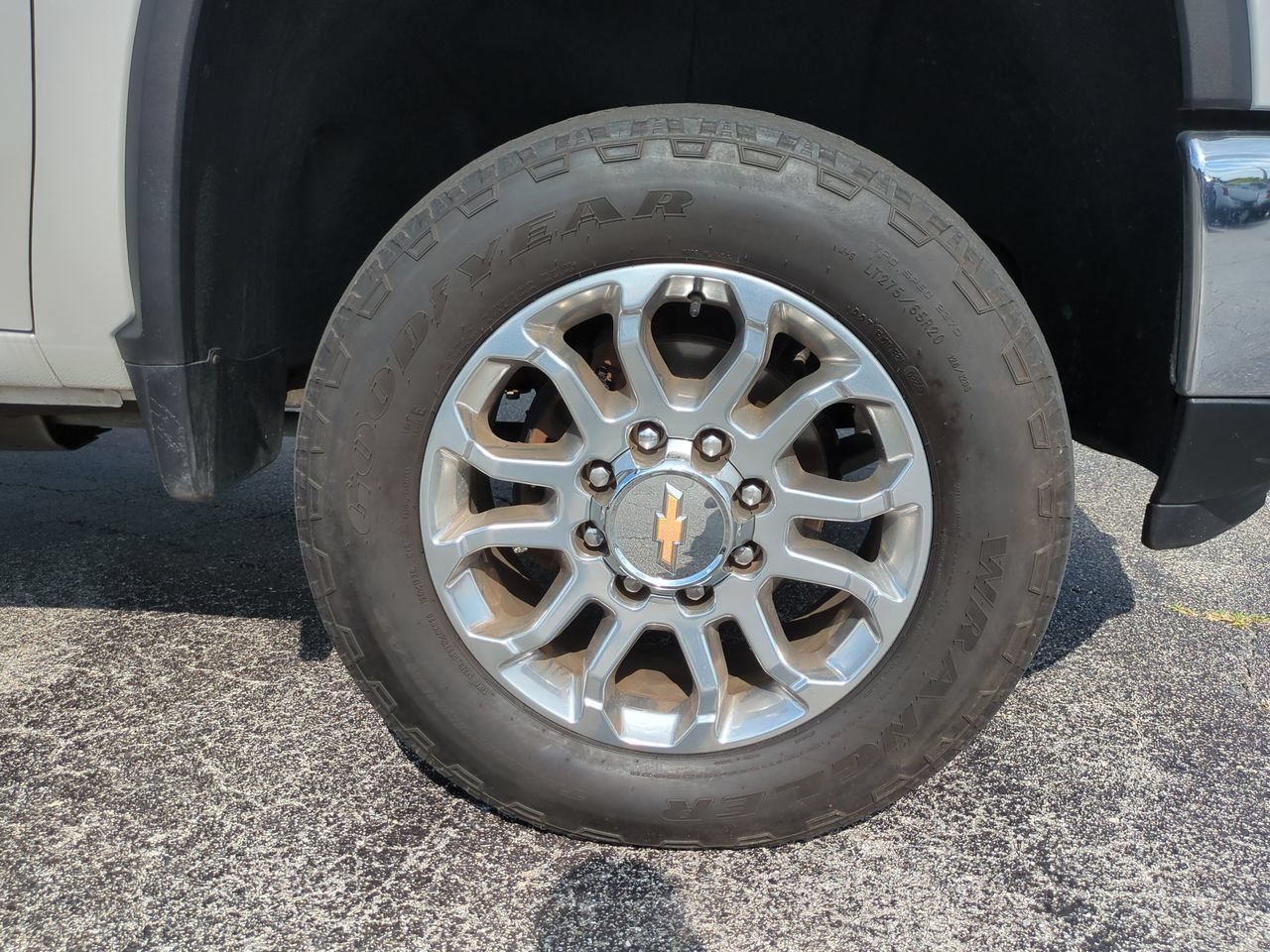 Used 2024 Chevrolet Silverado 2500 LTZ w/ LTZ Plus Package AWD/4WD image 11