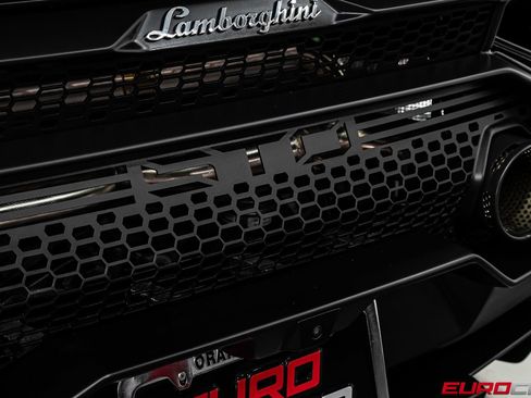 Used 2022 Lamborghini Huracan STO RWD image 25
