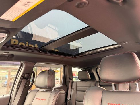 Used 2019 Jeep Grand Cherokee Trailhawk w/ Trailhawk Luxury Group AWD/4WD image 19