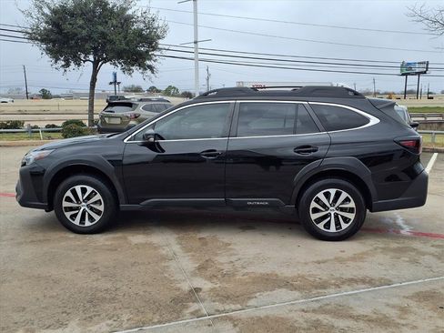 Used 2023 Subaru Outback Premium image 19