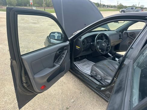 Used 2005 Hyundai Elantra GLS FWD image 9