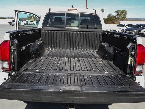 Certified 2020 Toyota Tacoma SR5 image 24