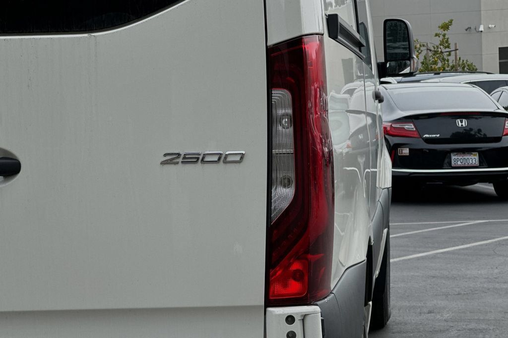Used 2025 Mercedes-Benz Sprinter 2500 image 21