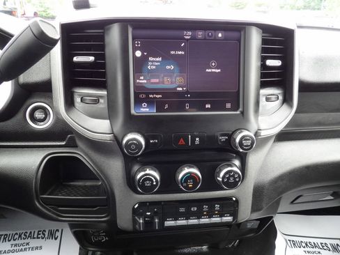 Used 2024 RAM 5500 Tradesman w/ Chrome Appearance Group AWD/4WD image 23