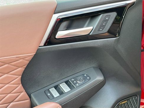 New 2025 Mitsubishi Outlander SEL image 18