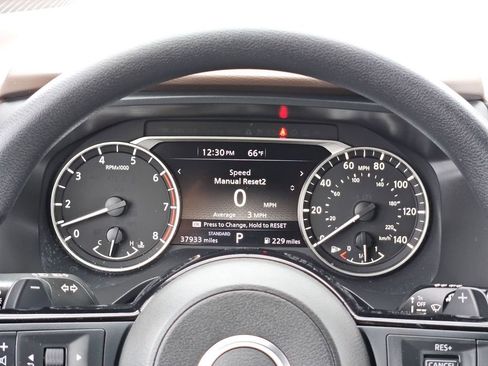 Used 2023 Nissan Rogue SV image 25