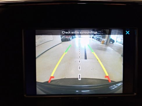 Used 2019 Jeep Grand Cherokee Laredo w/ Security & Convenience Group image 12