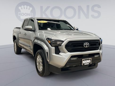Used 2024 Toyota Tacoma SR5 image 5