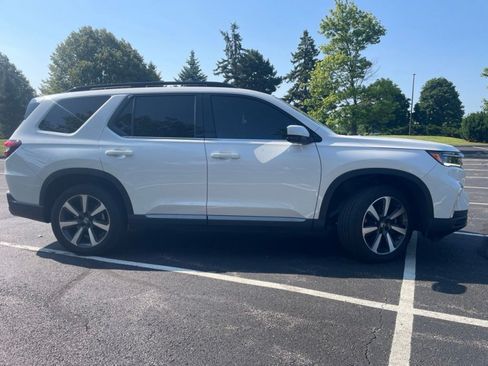 Used 2024 Honda Pilot Touring image 5