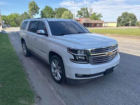 Used 2017 Chevrolet Suburban Premier AWD/4WD image 10