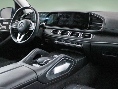 Used 2023 Mercedes-Benz GLS 450 4MATIC image 21
