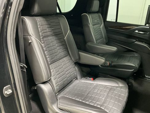 Used 2022 Cadillac Escalade ESV Sport Platinum w/ LPO, ONYX Package image 23