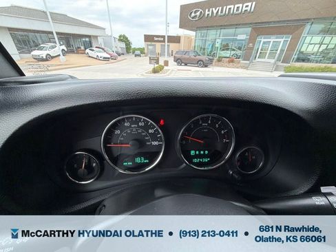 Used 2018 Jeep Wrangler Unlimited Sport S AWD/4WD image 19
