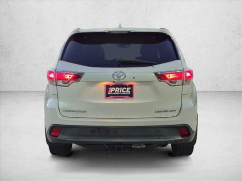 Used 2015 Toyota Highlander Limited Platinum AWD/4WD image 6
