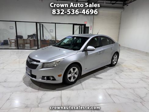 Used 2014 Chevrolet Cruze LT w/ RS Package FWD image 1