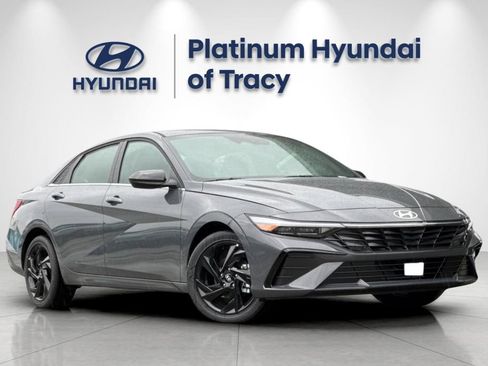 New 2026 Hyundai Elantra SEL Sport Premium FWD image 2
