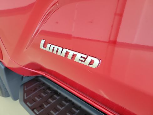 Used 2025 Toyota 4Runner Limited AWD/4WD image 22