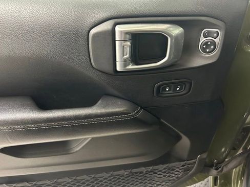 Used 2021 Jeep Wrangler Unlimited Sahara w/ Uconnect 4C Nav & Sound Group AWD/4WD image 17