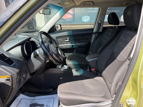 Used 2013 Kia Soul + w/ Audio Pkg FWD image 10