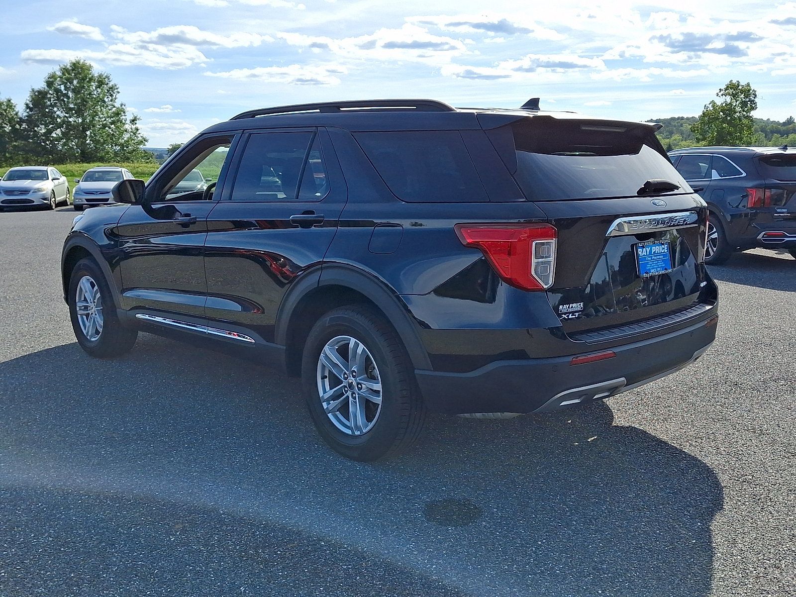Certified 2023 Ford Explorer XLT w/ Equipment Group 202A AWD/4WD image 5