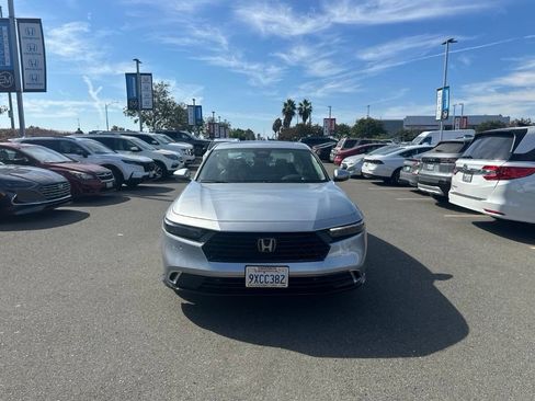 Used 2025 Honda Accord Touring image 1