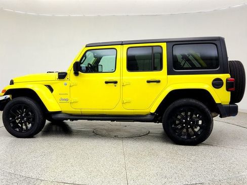 Used 2023 Jeep Wrangler Unlimited Sahara w/ Cold Weather Group AWD/4WD image 8