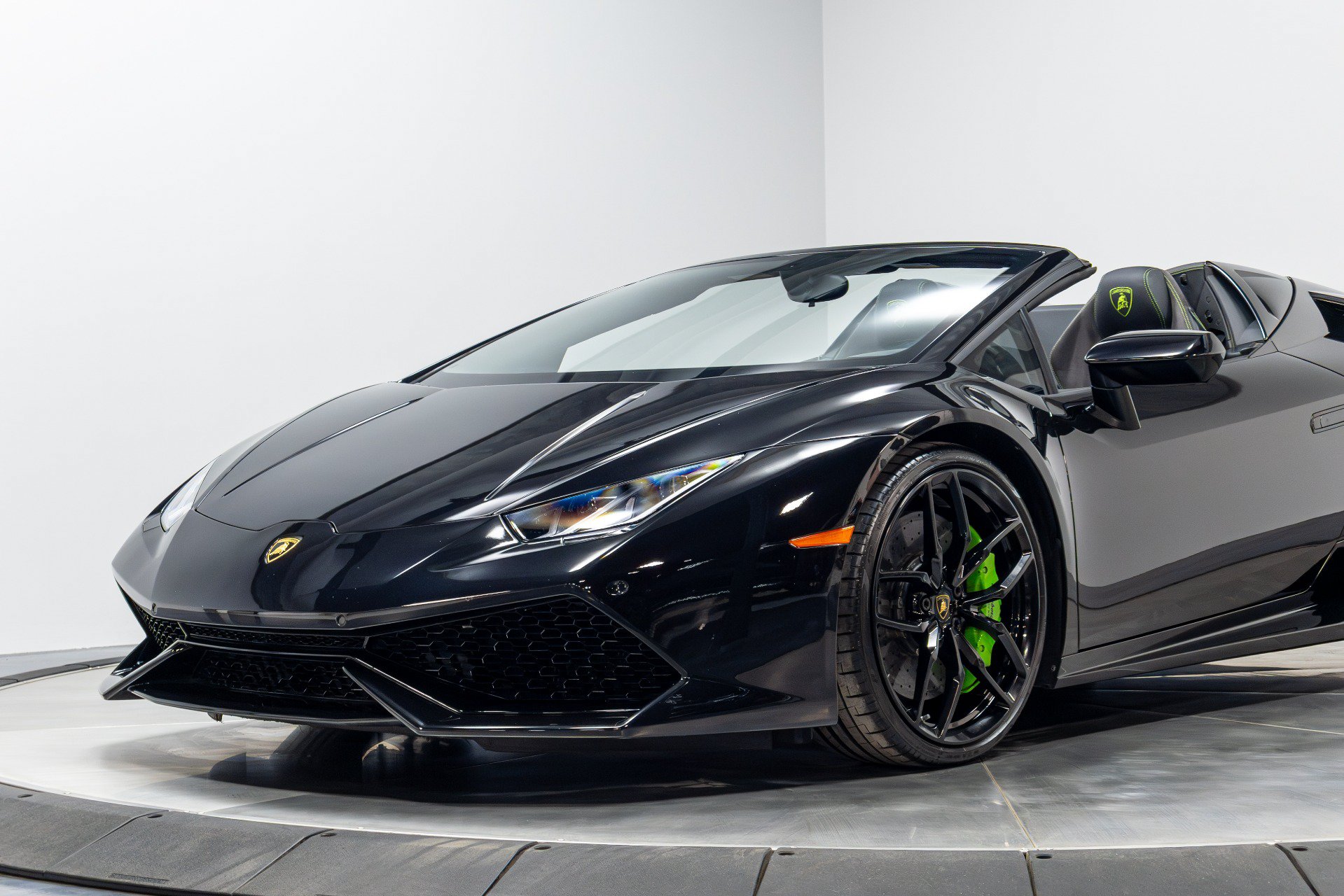 Used 2017 Lamborghini Huracan LP 610-4 AWD/4WD image 5