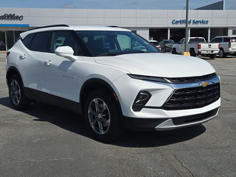 Used 2024 Chevrolet Blazer LT w/ Convenience Package FWD image 4