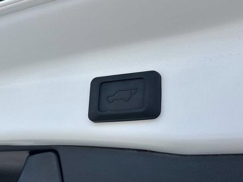 Used 2025 Toyota RAV4 XLE FWD image 13
