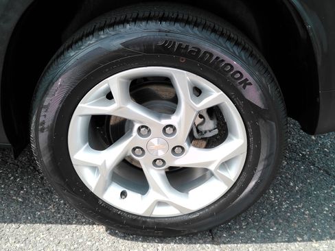 Used 2024 Chevrolet Trax LS w/ LS Convenience Package FWD image 26