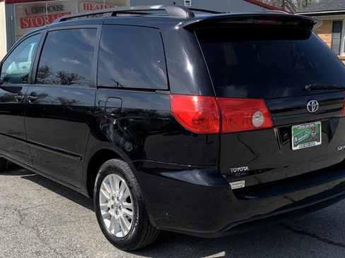 Used 2009 Toyota Sienna XLE image 3