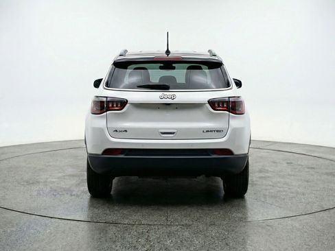 Used 2025 Jeep Compass Trailhawk image 7