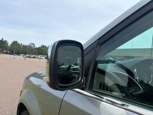 Used 2015 Chrysler Town & Country Touring-L w/ Driver Convenience Group FWD image 14