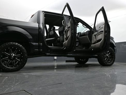 Used 2019 Ford F150 XLT image 32