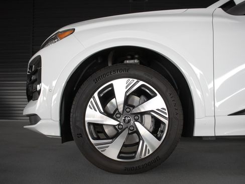 Certified 2025 Audi Q6 e-tron Premium Plus w/ Premium Plus AWD/4WD image 4