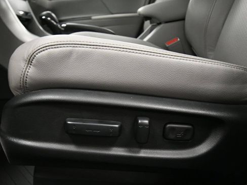 Used 2024 Subaru Crosstrek 2.0i Premium AWD/4WD image 11