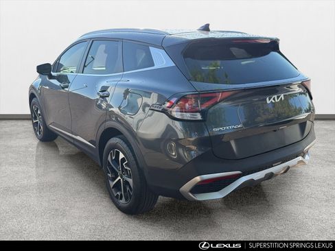 Used 2023 Kia Sportage EX AWD/4WD image 4