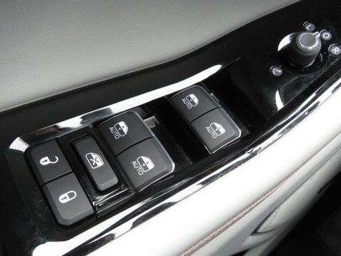 Used 2022 Jeep Grand Cherokee Overland image 27