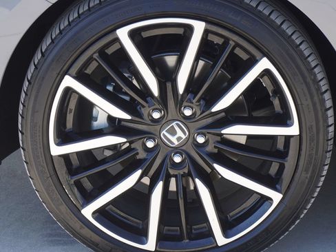 Used 2025 Honda Accord Touring image 4