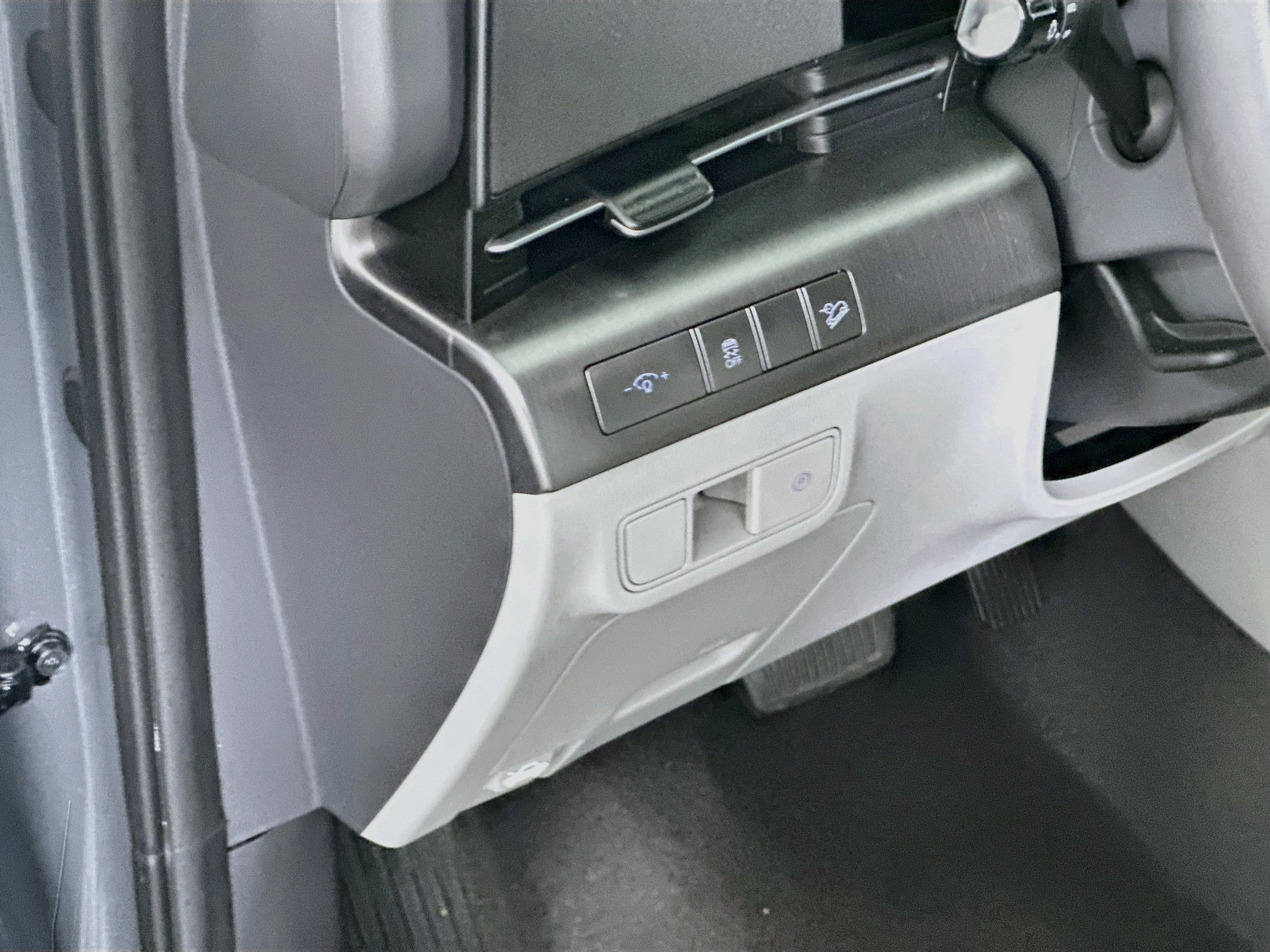 Used 2025 Hyundai Kona SEL FWD image 17
