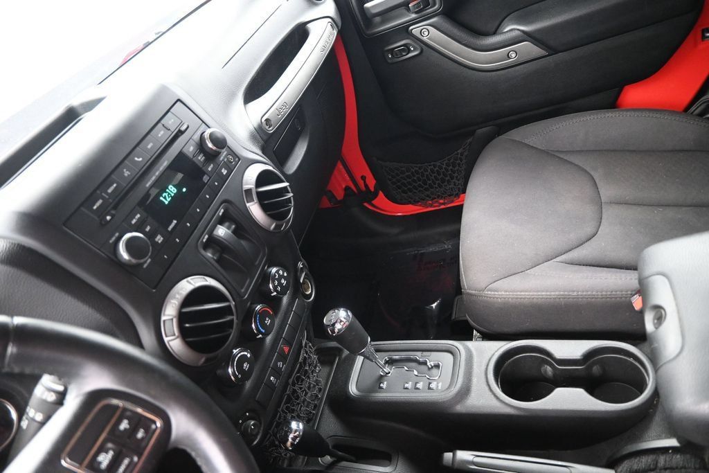 Used 2013 Jeep Wrangler Sport AWD/4WD image 12