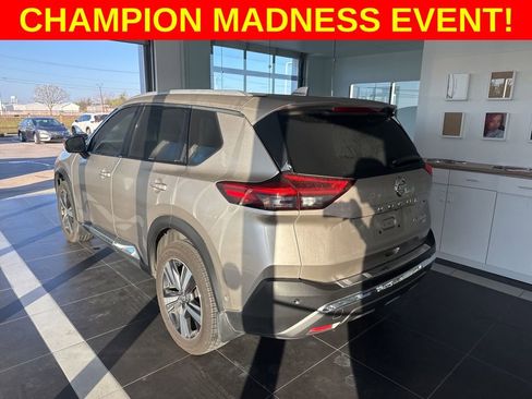 Used 2021 Nissan Rogue Platinum image 5