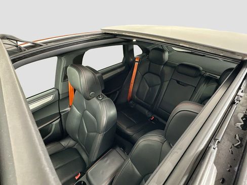 Certified 2023 Porsche Macan S AWD/4WD image 14