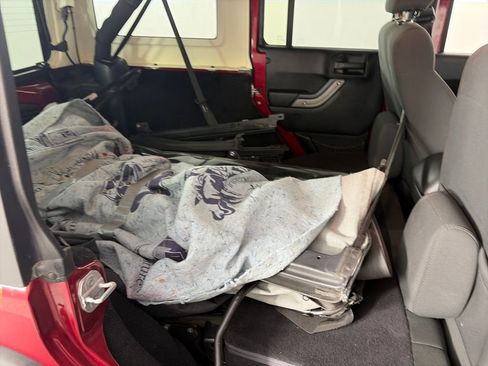 Used 2011 Jeep Wrangler Unlimited Sport image 26