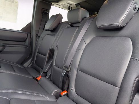 New 2025 Ford Bronco Badlands w/ Sasquatch Package image 13