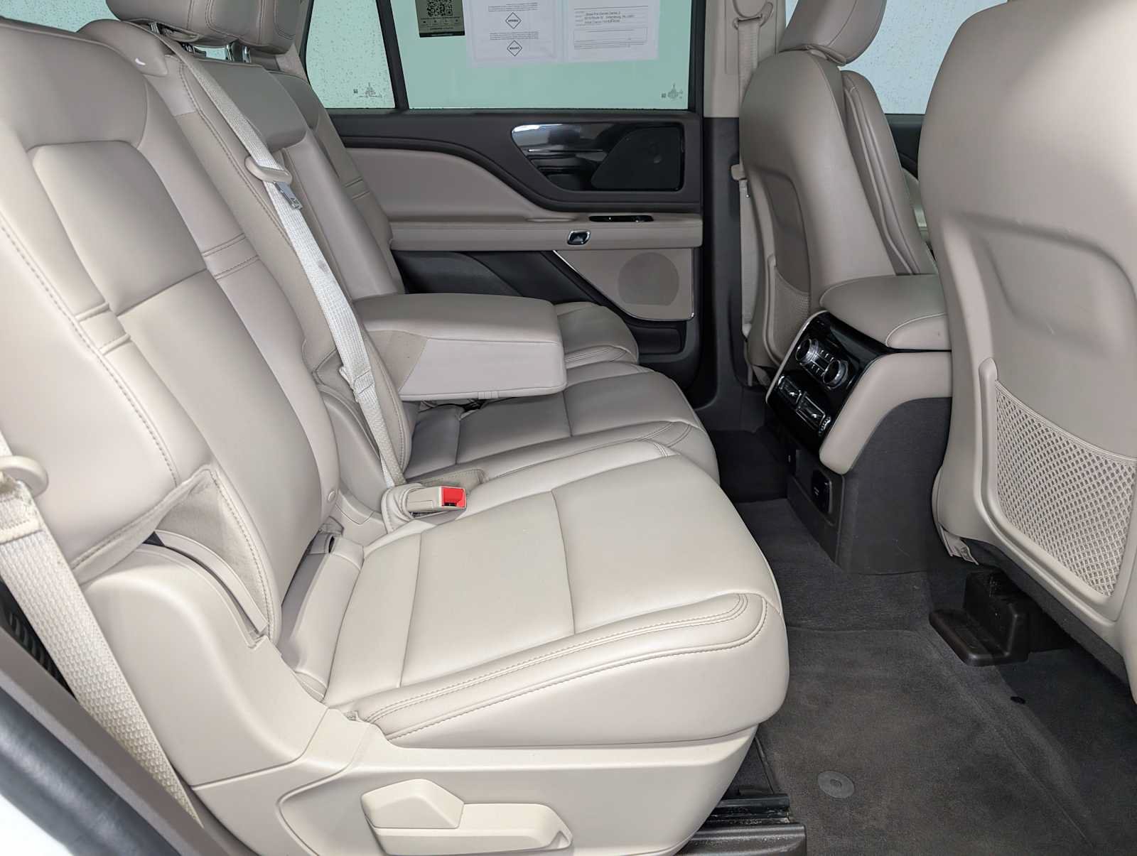 Used 2023 Lincoln Aviator AWD image 39