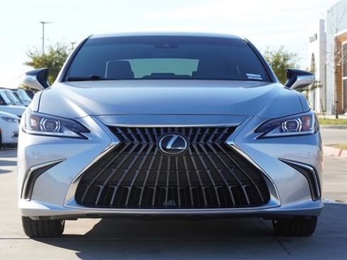Used 2024 Lexus ES 250 w/ Premium Package image 2