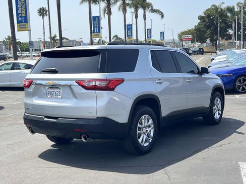 Used 2021 Chevrolet Traverse LT FWD image 25